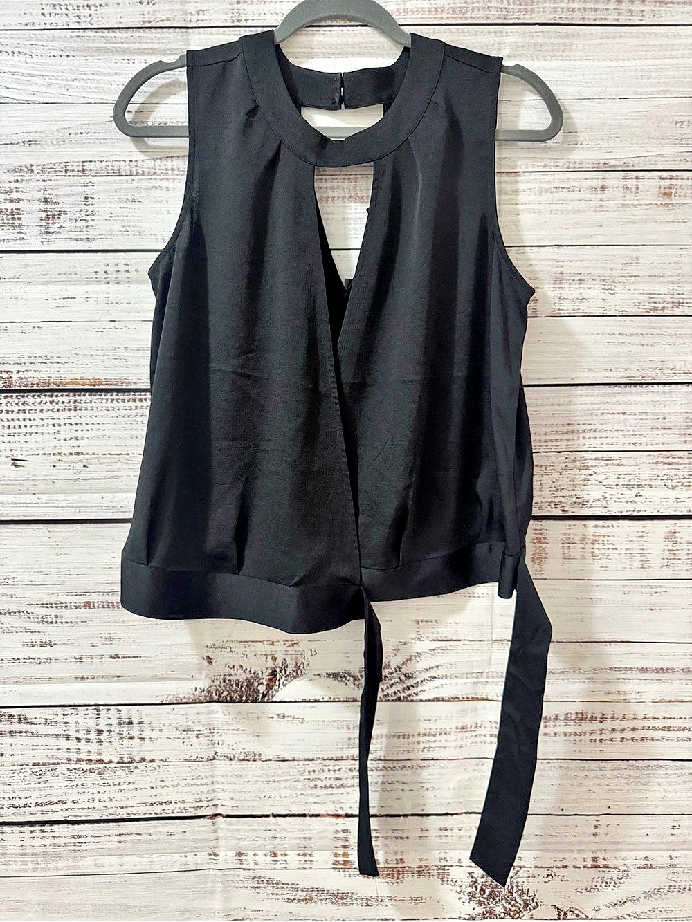 Express Sleeveless Tie Front Blouse in Black Size Medium NWT
